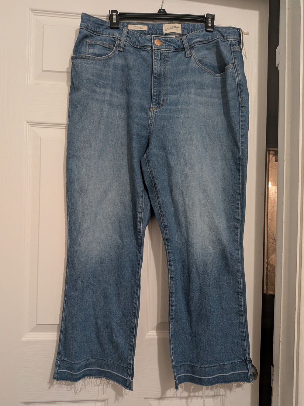 Universal Thread Women's Ankle Bootcut Jean With Raw Hem
